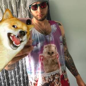 Meet your Posher, Max